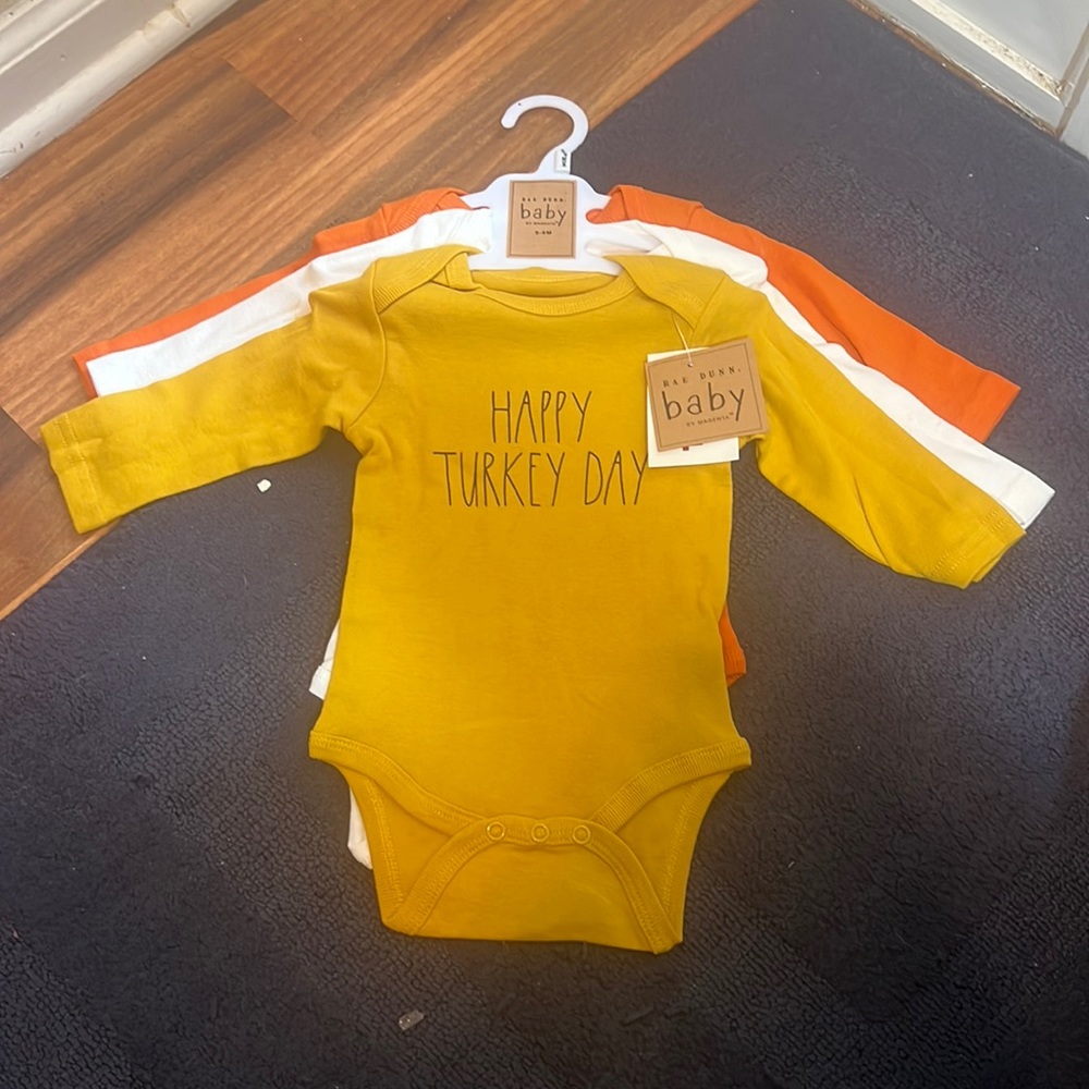 Rae Dunn Baby Thanksgiving Bodysuit Romper Onesie Size Turkey Pumpkin 3-6 months